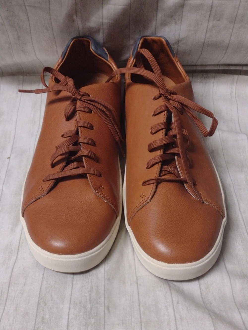 OluKai Men's Brown Leather Low Top Sneakers (J1109)